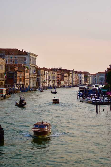 europe-venice-(-rialto-bridge).jpeg